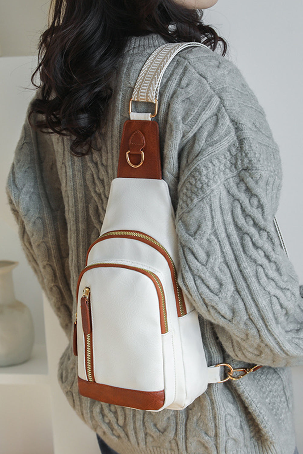 Beige Vintage PU Leather Zipped Crossbody Bag